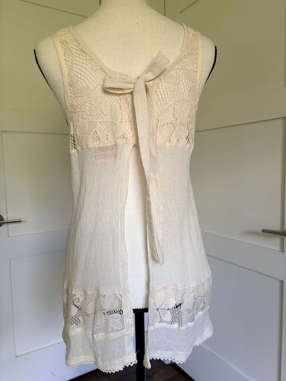 Free People Romantic Lace Tie-Back Tunic Tank Top Cream Size 6 - Picture 2 of 10